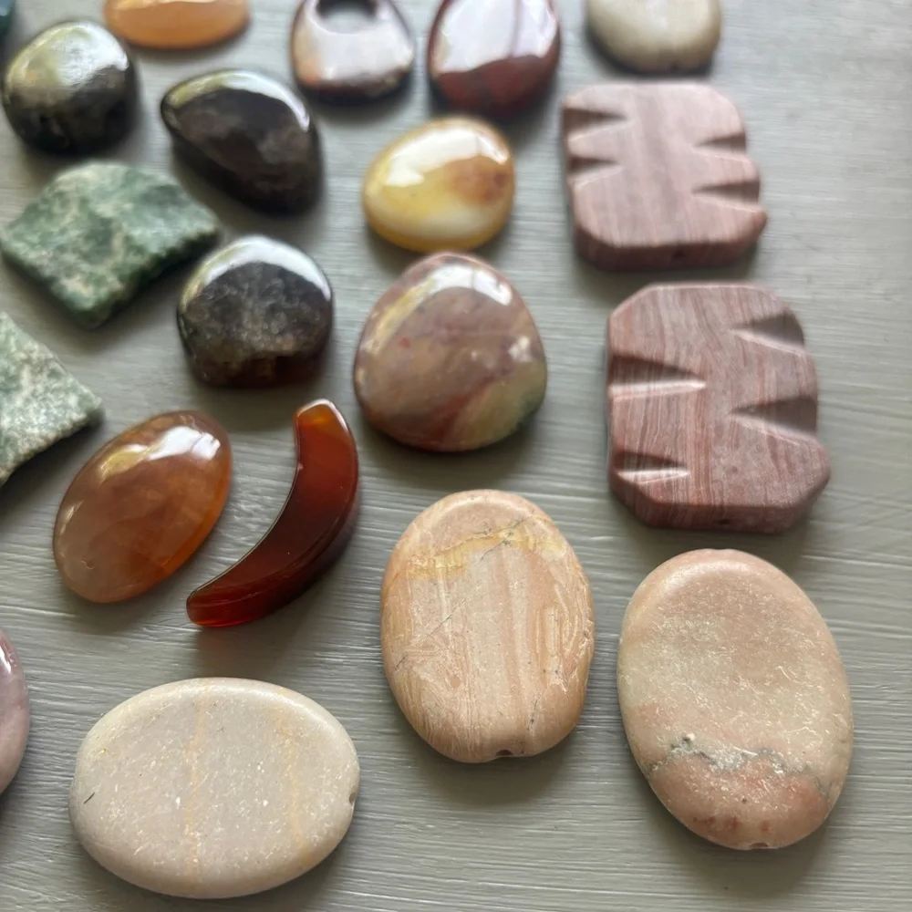 Drilled Stone Pendant Beads Lot of 47 - Picture 5 of 8
